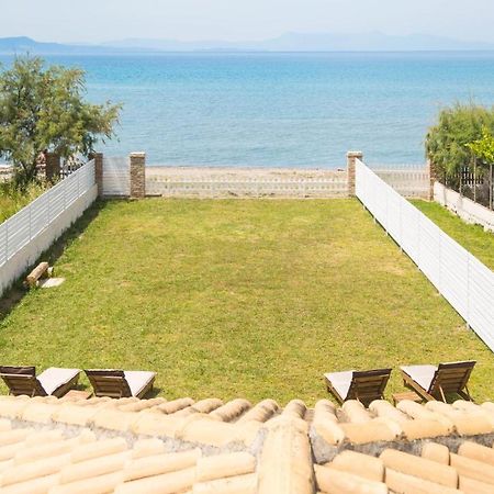 Terracotta Beach House Lefkímmi Exterior foto