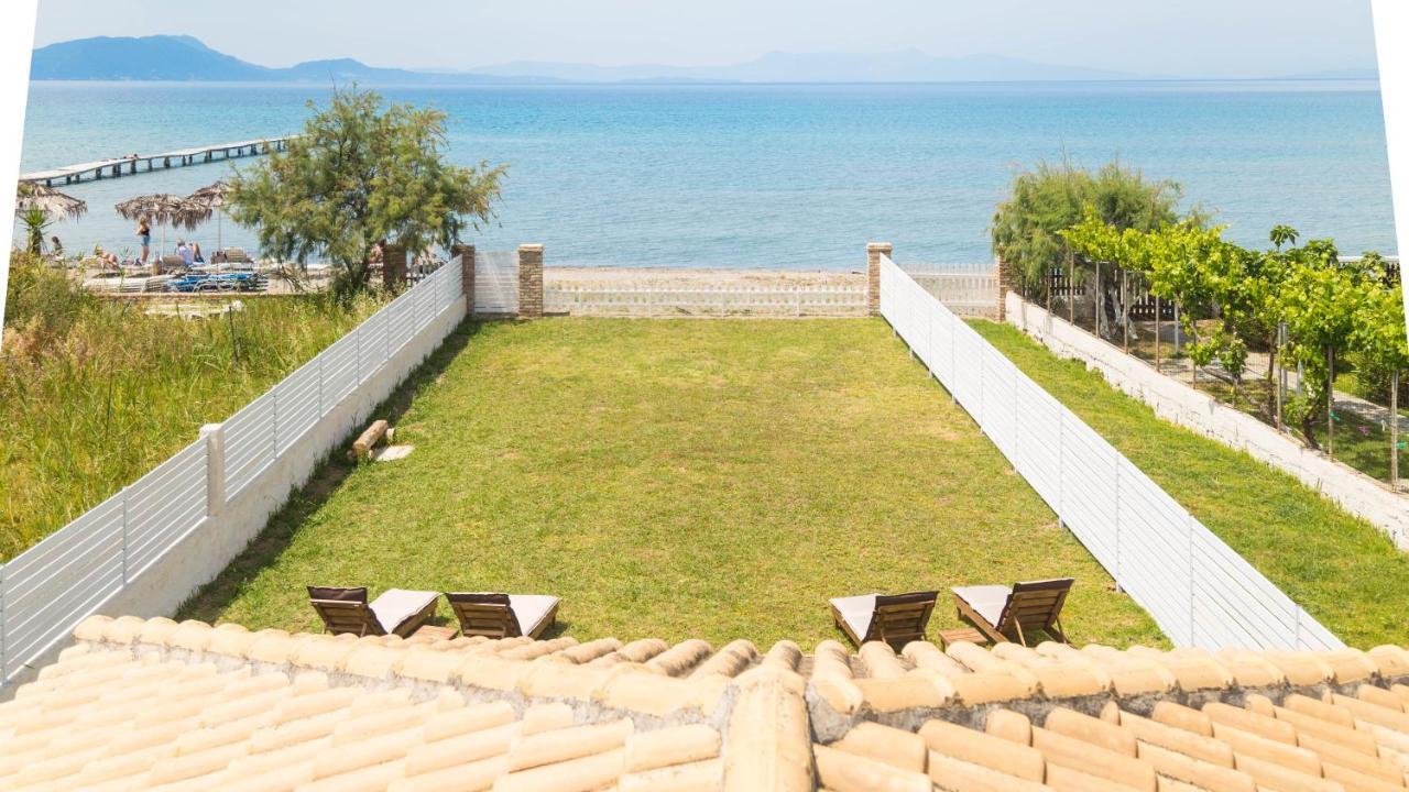 Terracotta Beach House Lefkímmi Exterior foto